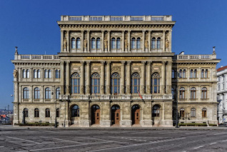 A Magyar Tudományos Akadémia elnökének, főtitkárának és főtitkárhelyettesének közleménye